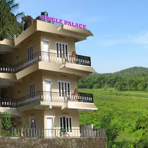 Jungle Palace Homestay